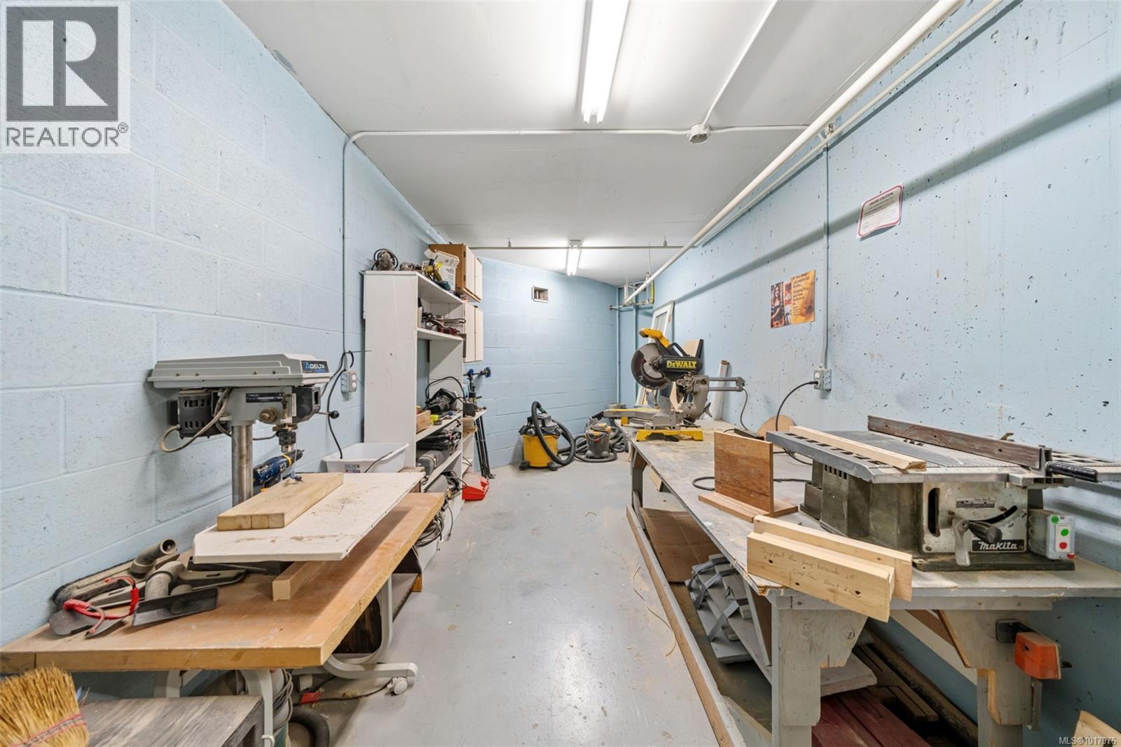 1002 327 Maitland Street, Victoria