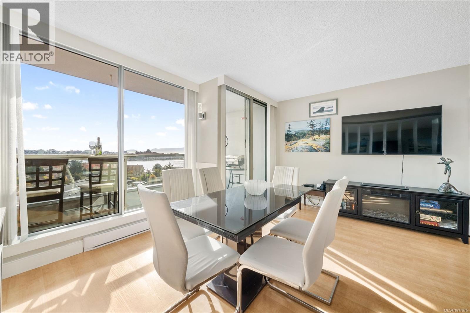 1002 327 Maitland Street, Victoria