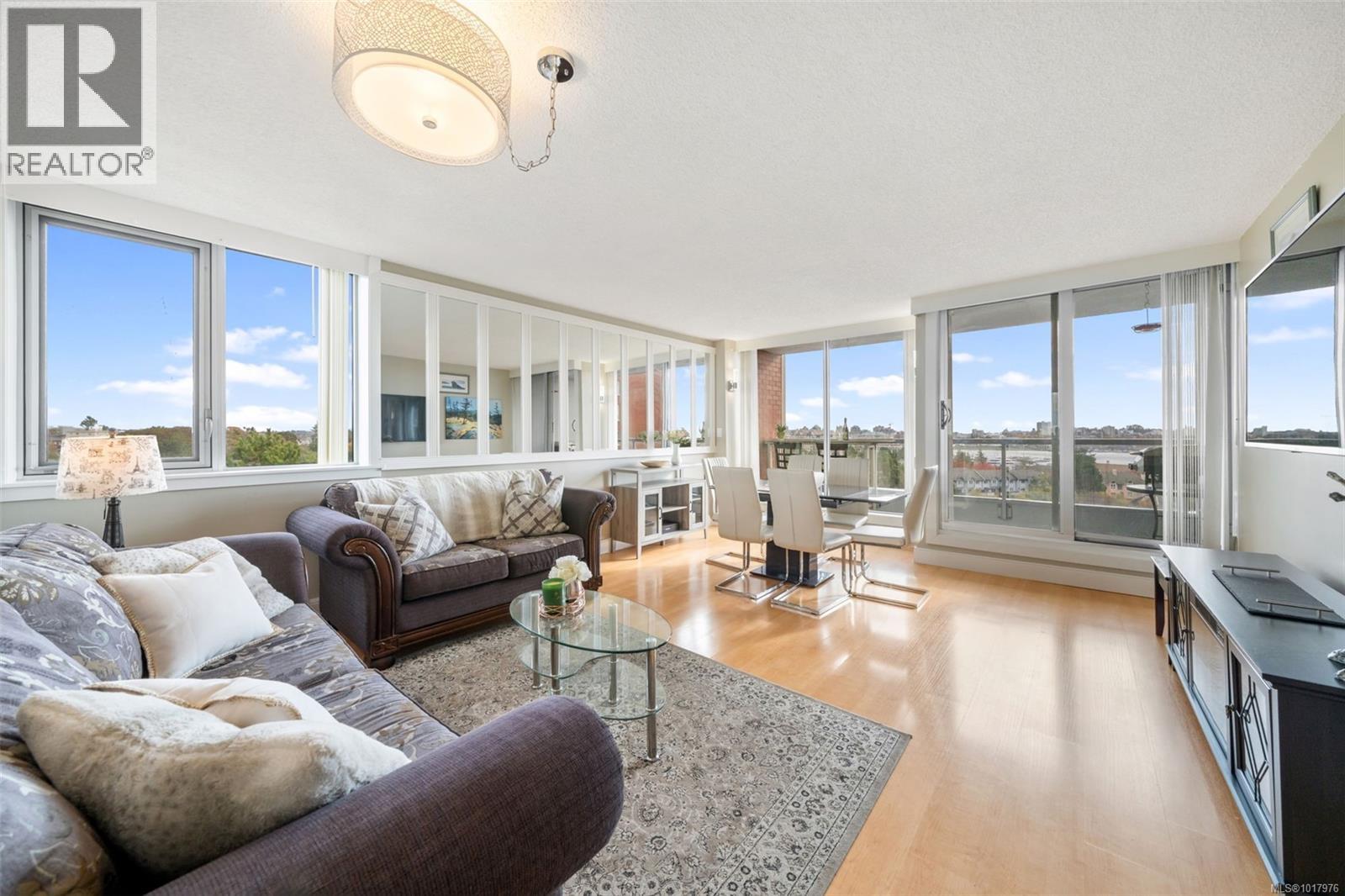 1002 327 Maitland Street, Victoria