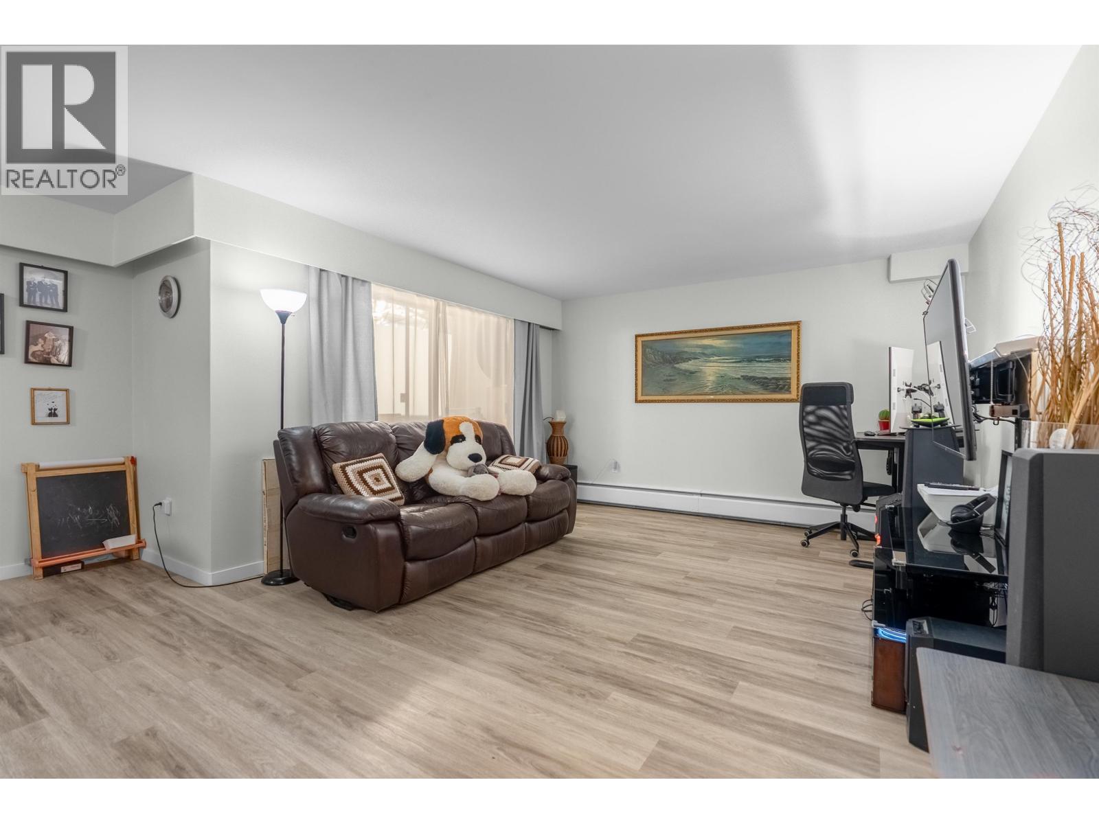 101 515 ELEVENTH STREET, New Westminster