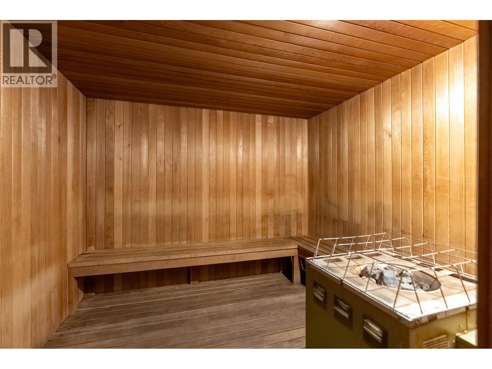 101 515 ELEVENTH STREET, New Westminster