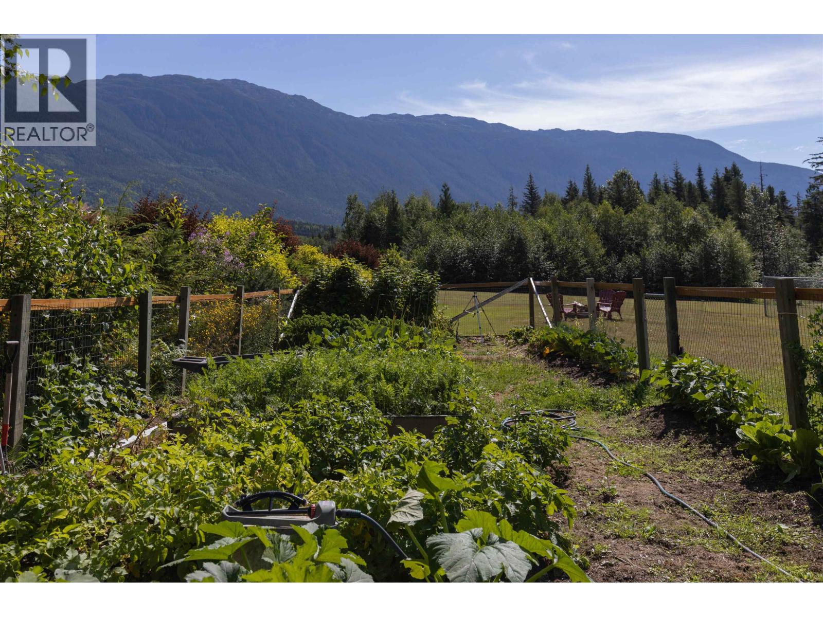 1920 LAUREL Street, Terrace