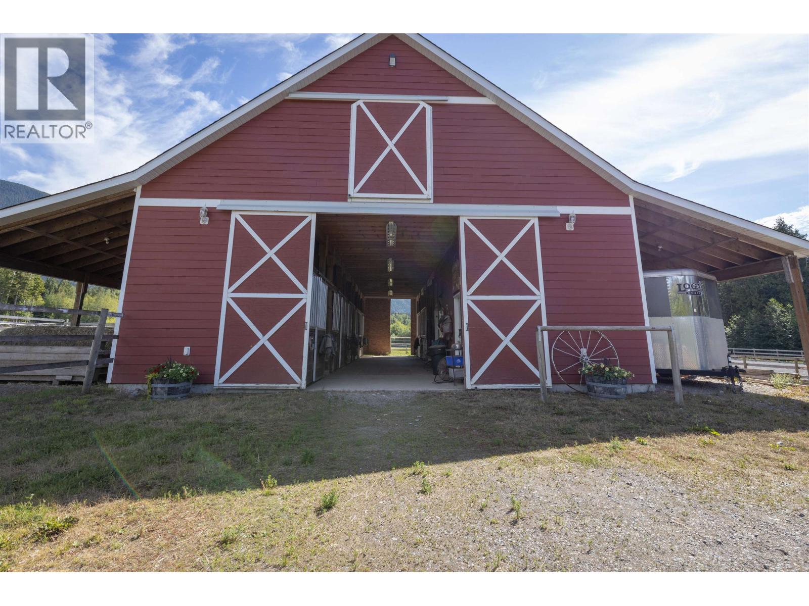 1920 LAUREL Street, Terrace