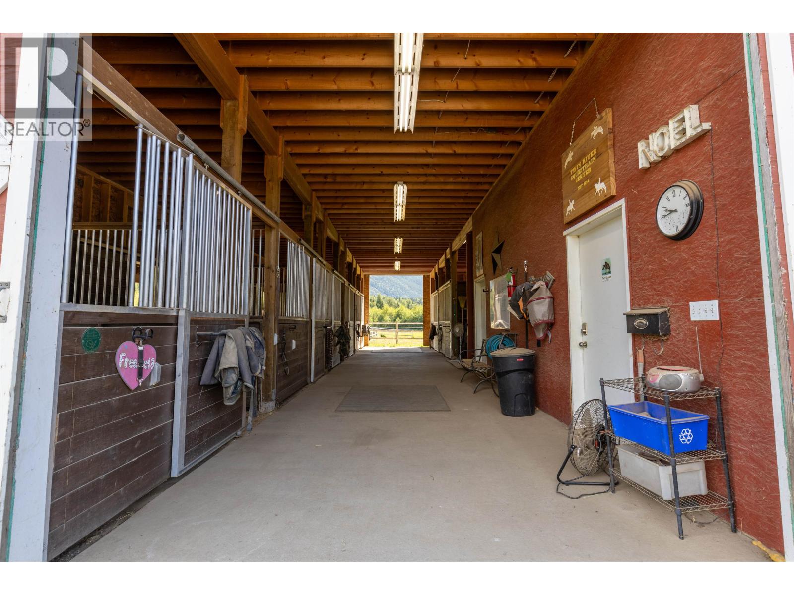 1920 LAUREL Street, Terrace