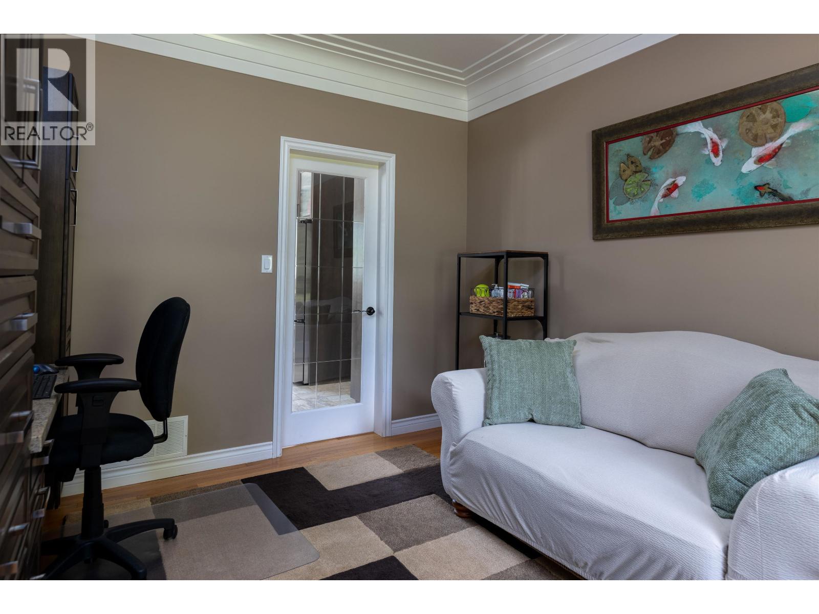 1920 LAUREL Street, Terrace