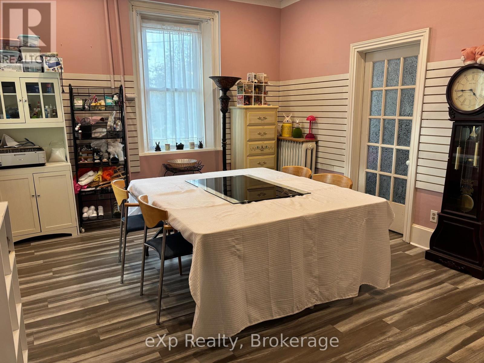 16 PETER STREET S - 21