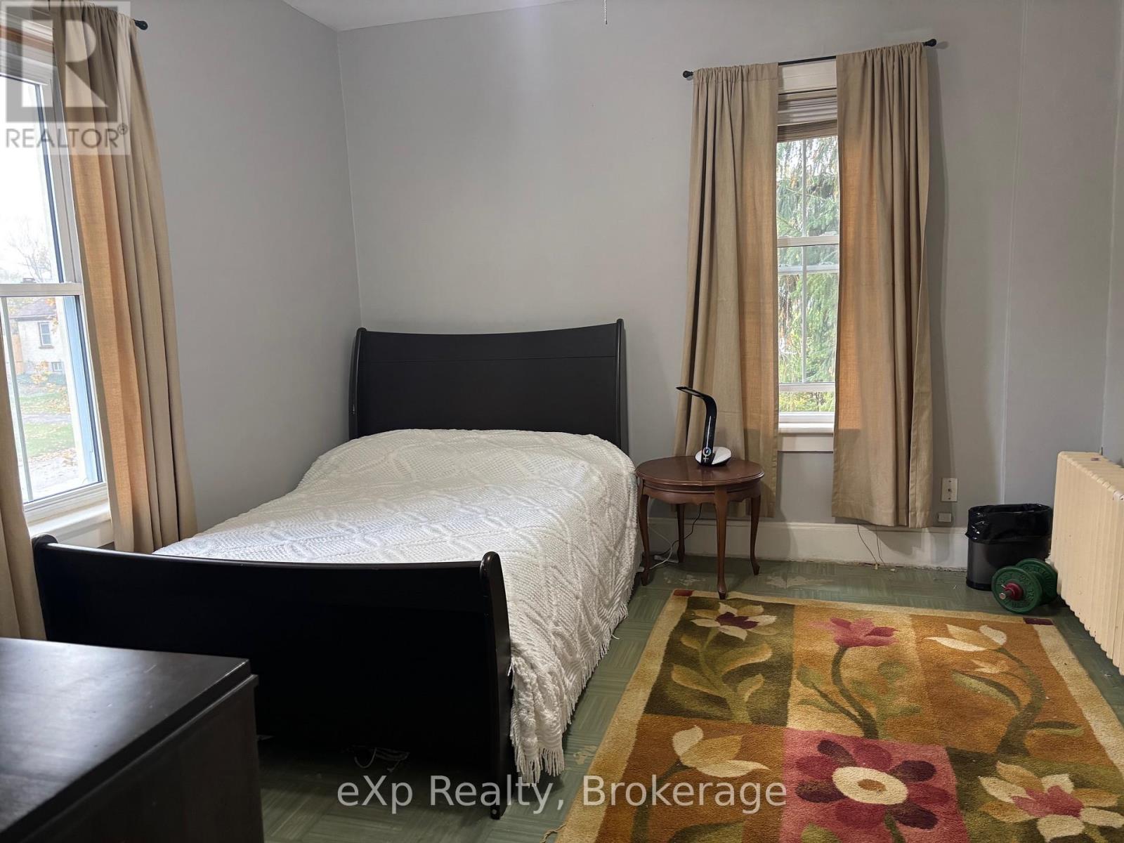 16 PETER STREET S - 36