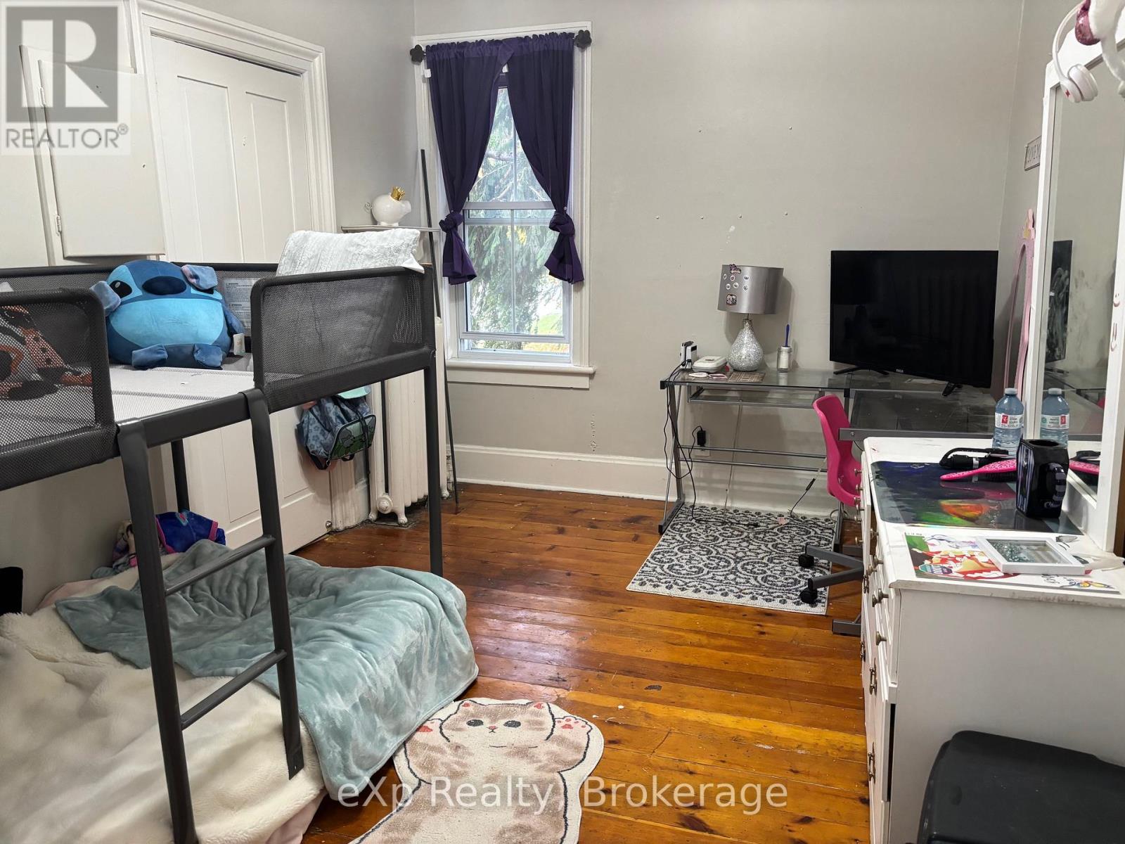 16 PETER STREET S - 38