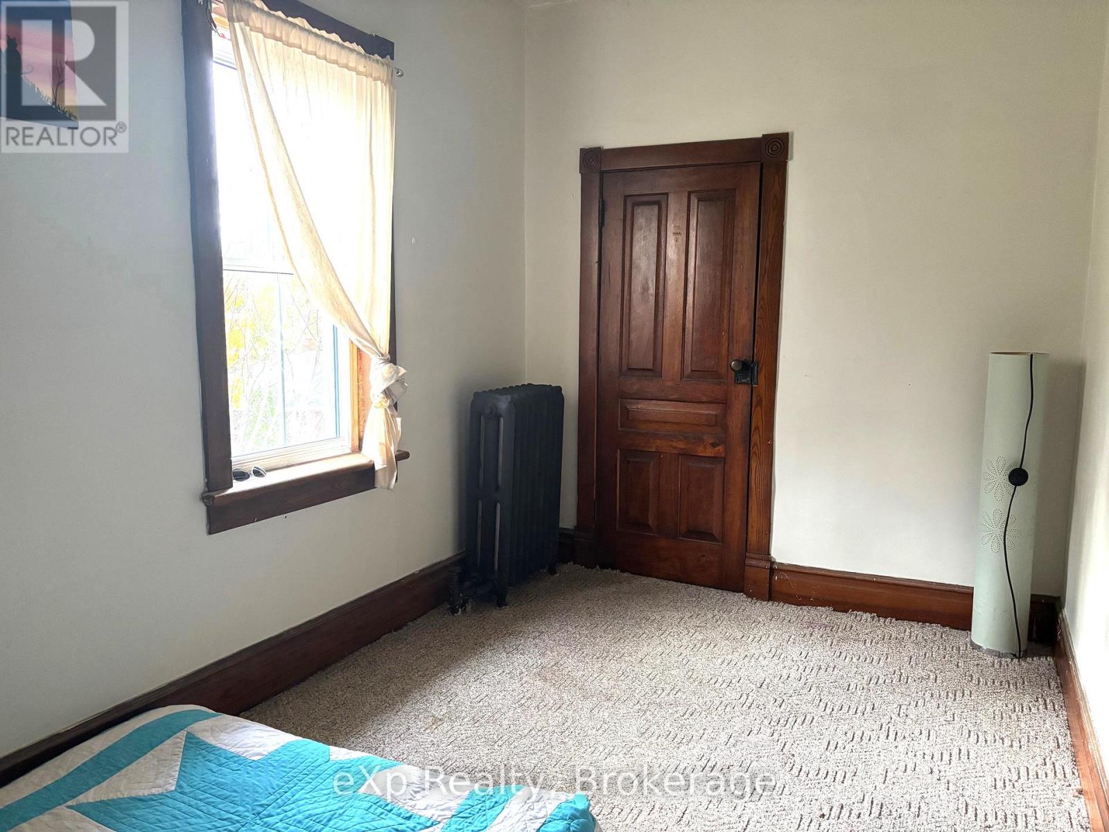16 PETER STREET S