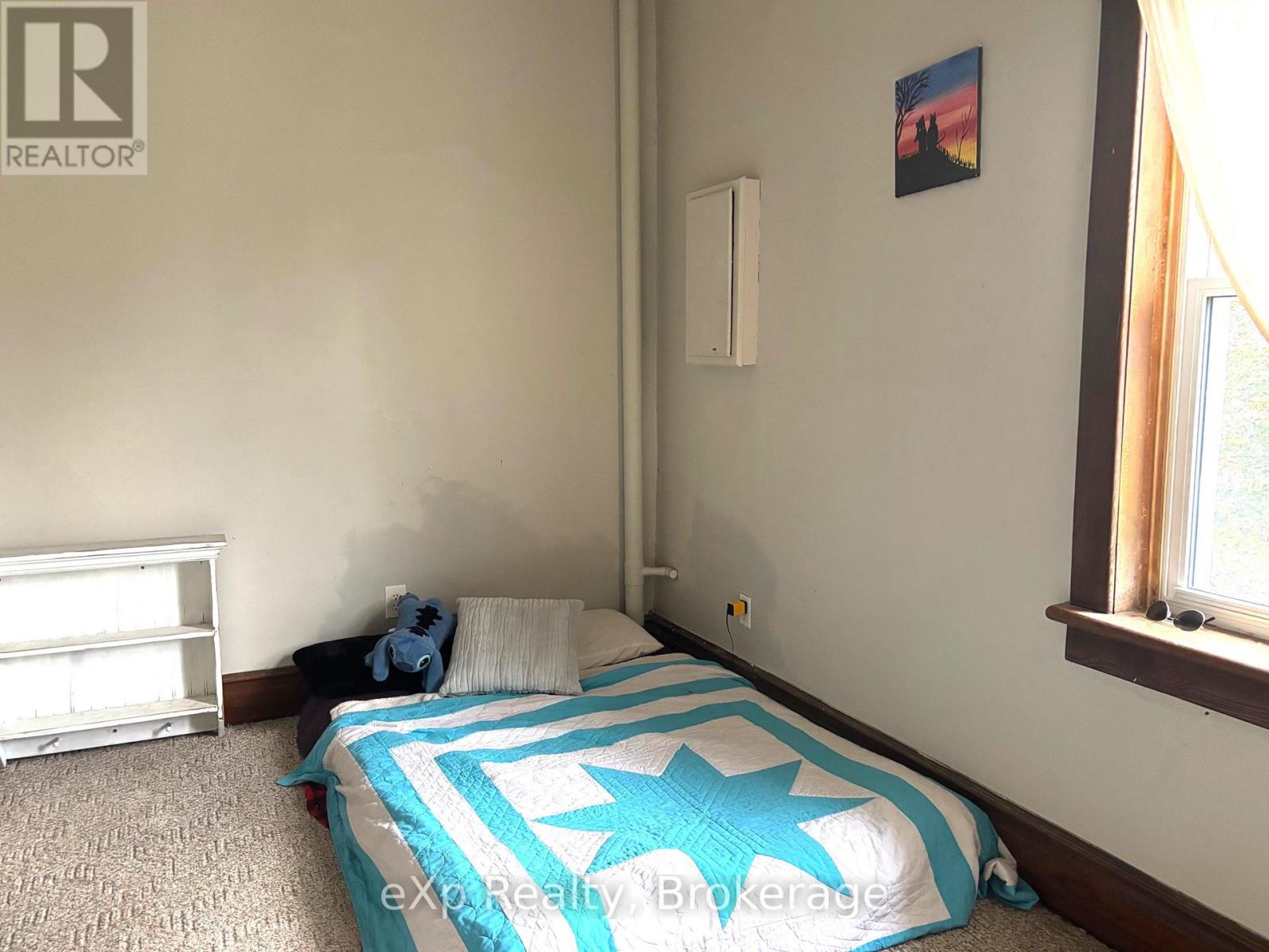 16 PETER STREET S - 40