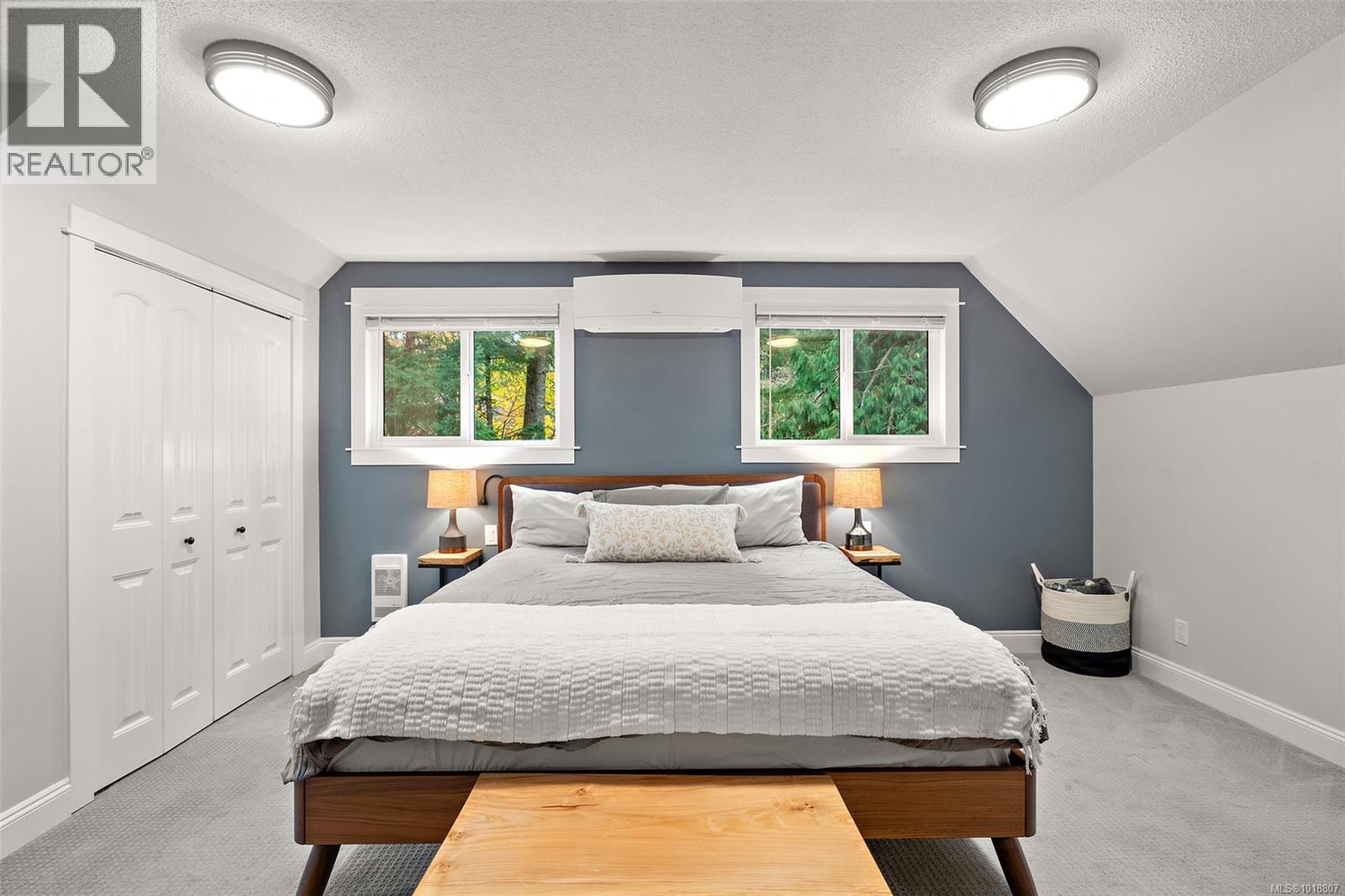 1409 Hillgrove Rd, North Saanich