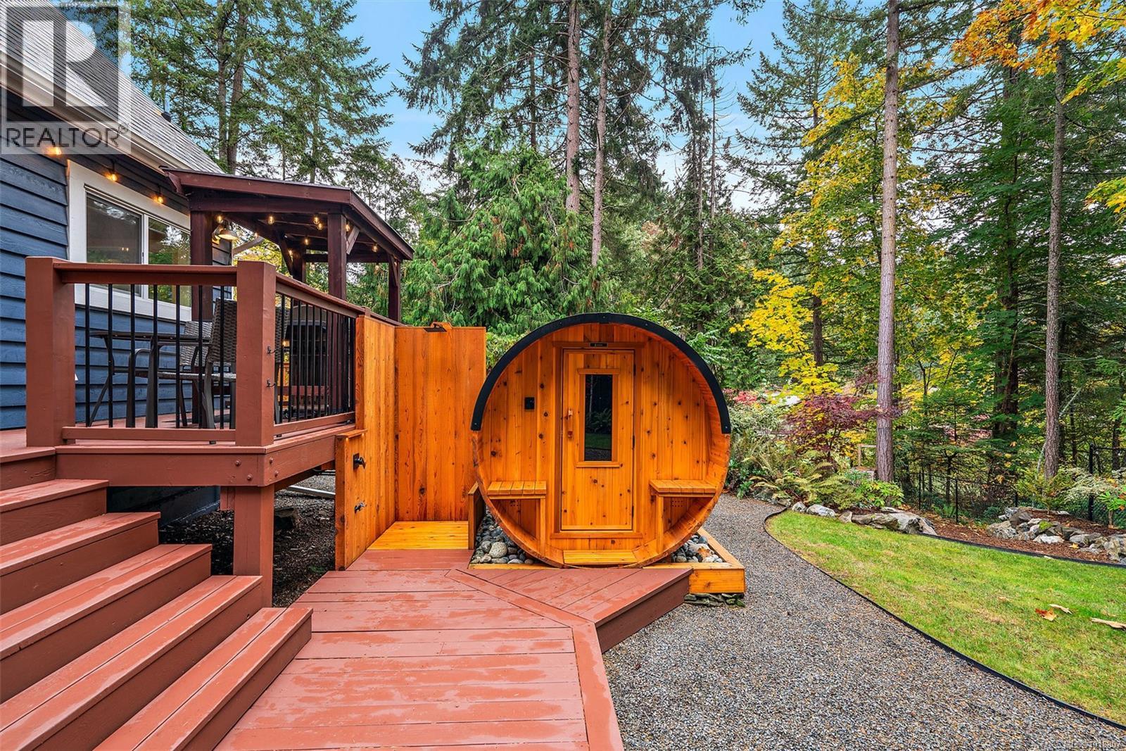 1409 Hillgrove Rd, North Saanich