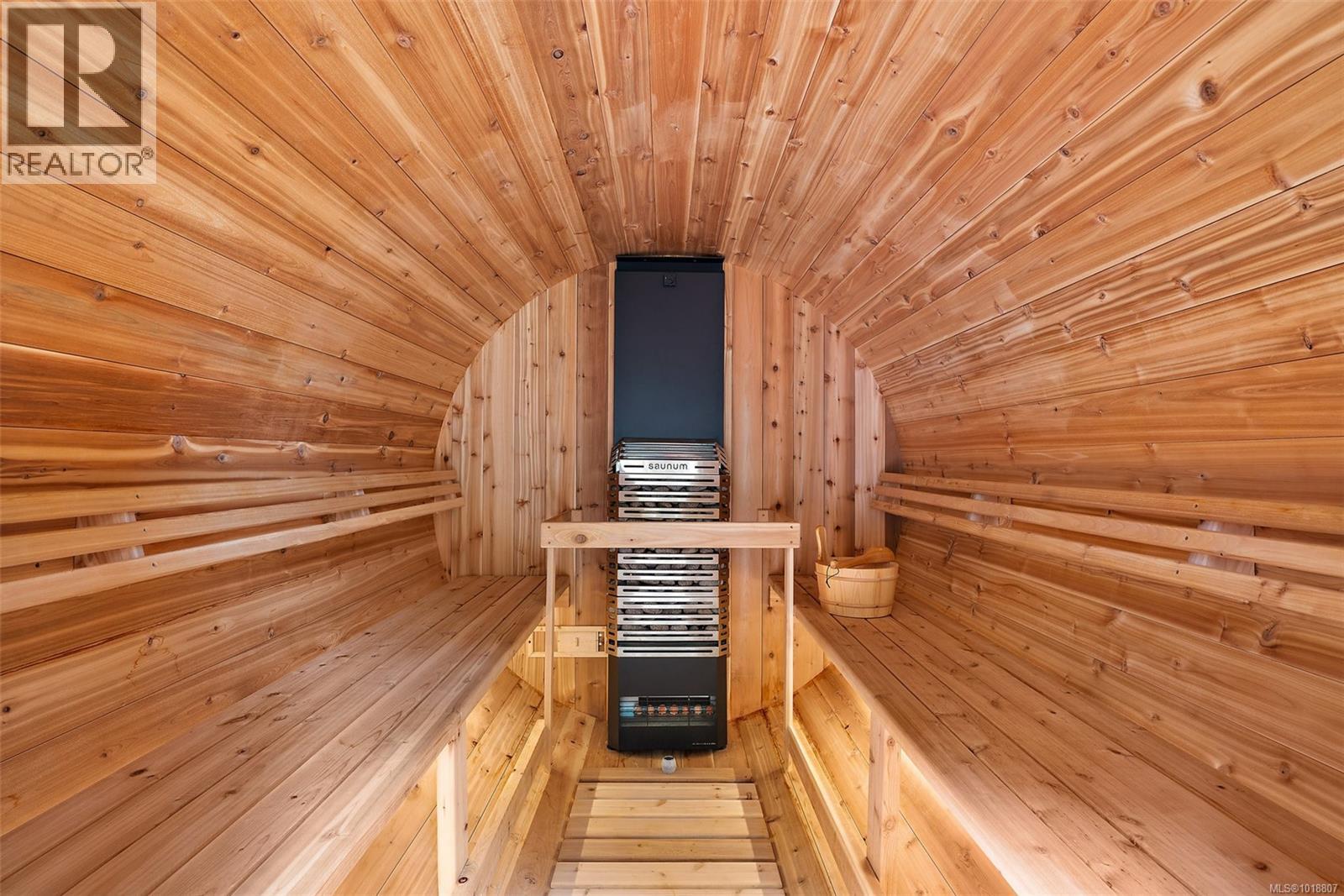 1409 Hillgrove Rd, North Saanich