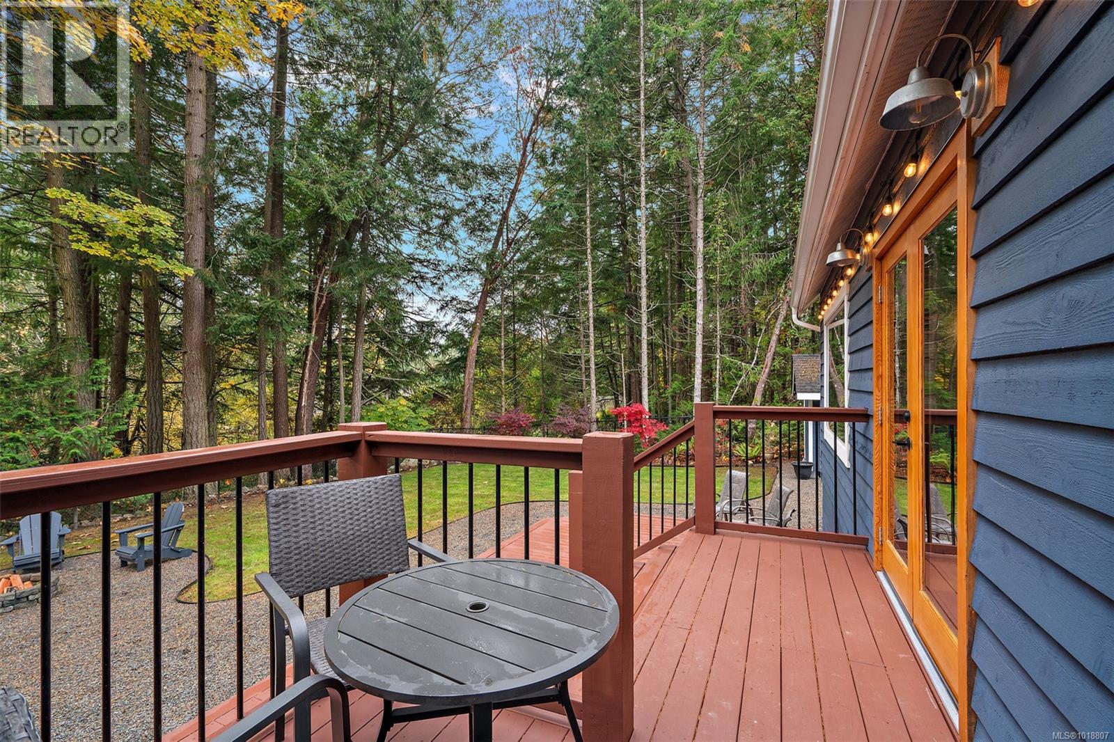 1409 Hillgrove Rd, North Saanich