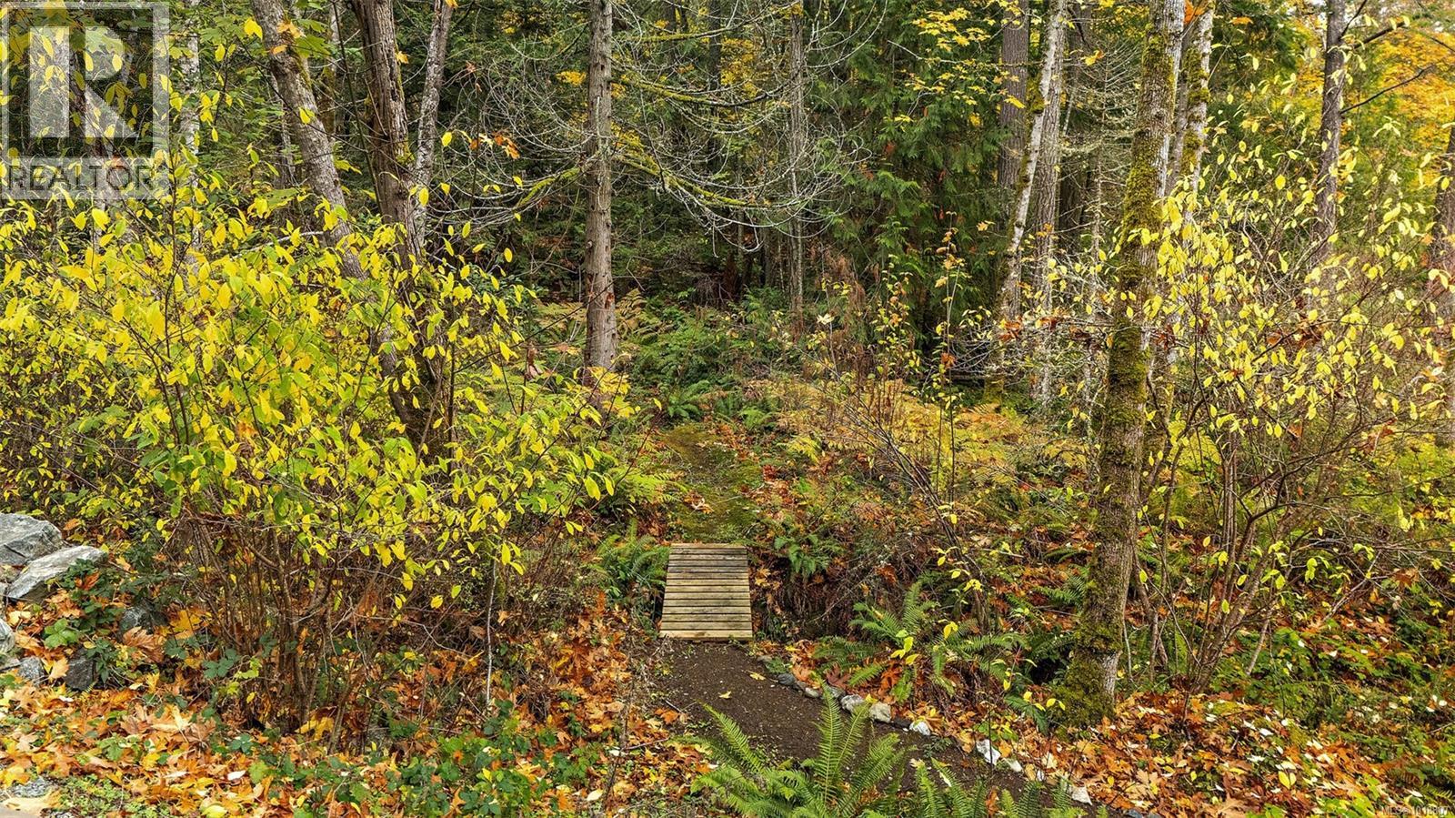 1409 Hillgrove Rd, North Saanich