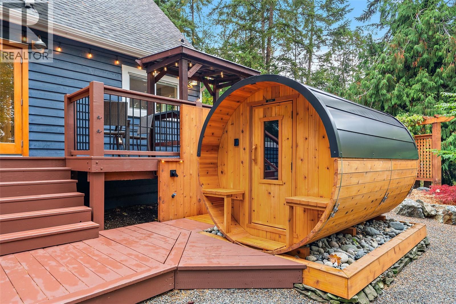 1409 Hillgrove Rd, North Saanich