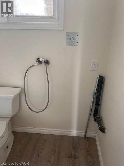 488 HUGHSON Street N - 14