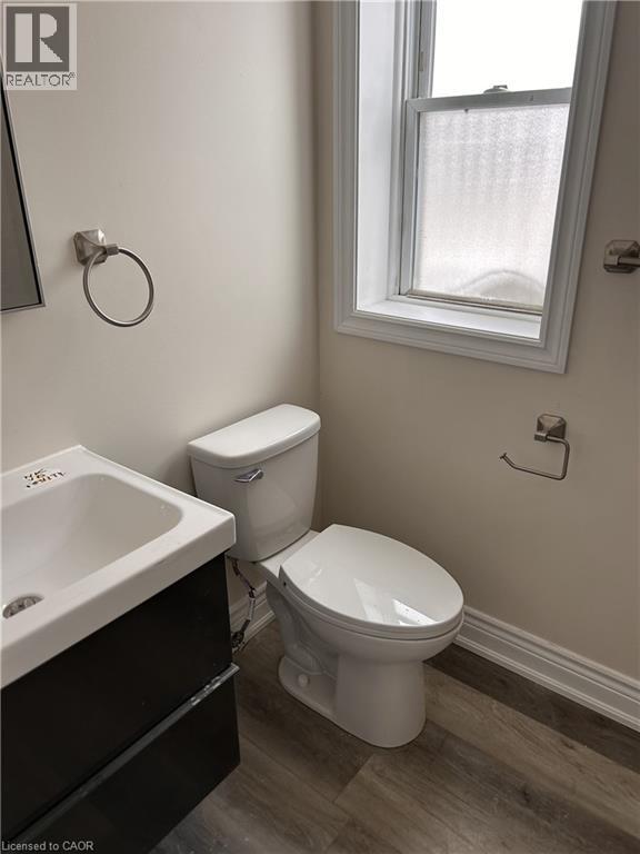 488 HUGHSON Street N - 5