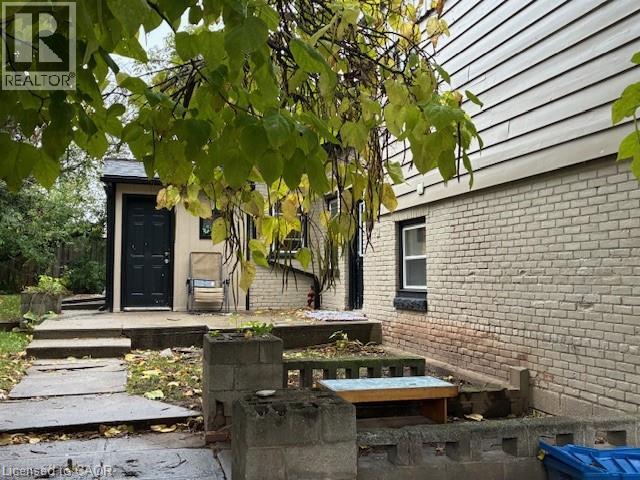 488 HUGHSON Street N - 2