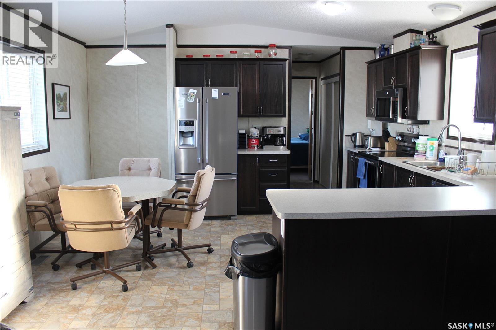 226 13th STREET - Photo 4 of 28, Humboldt, Saskatchewan