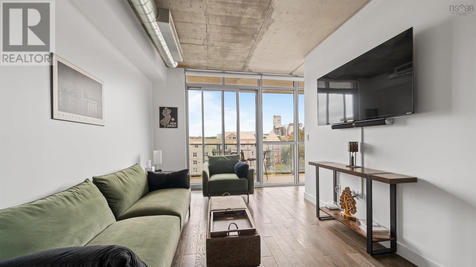 Property 17 of 50 of 515 1065 Barrington Street