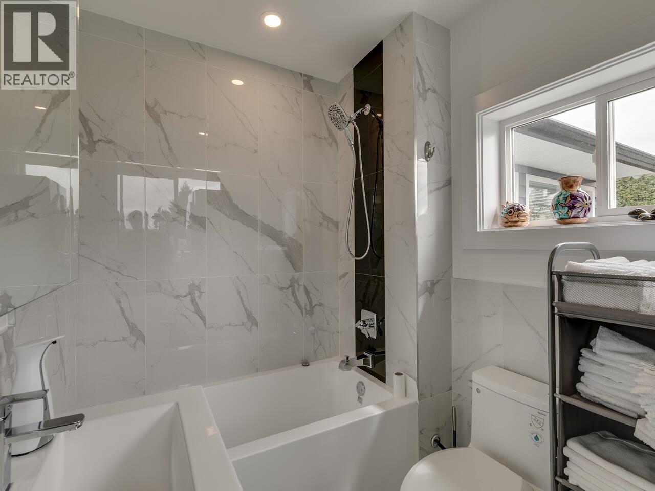 491 MIDVALE STREET, Coquitlam