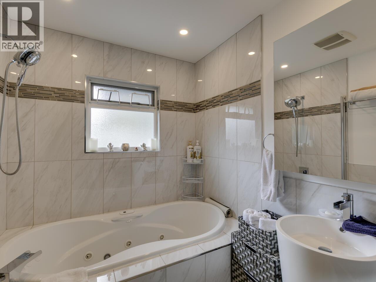 491 MIDVALE STREET, Coquitlam