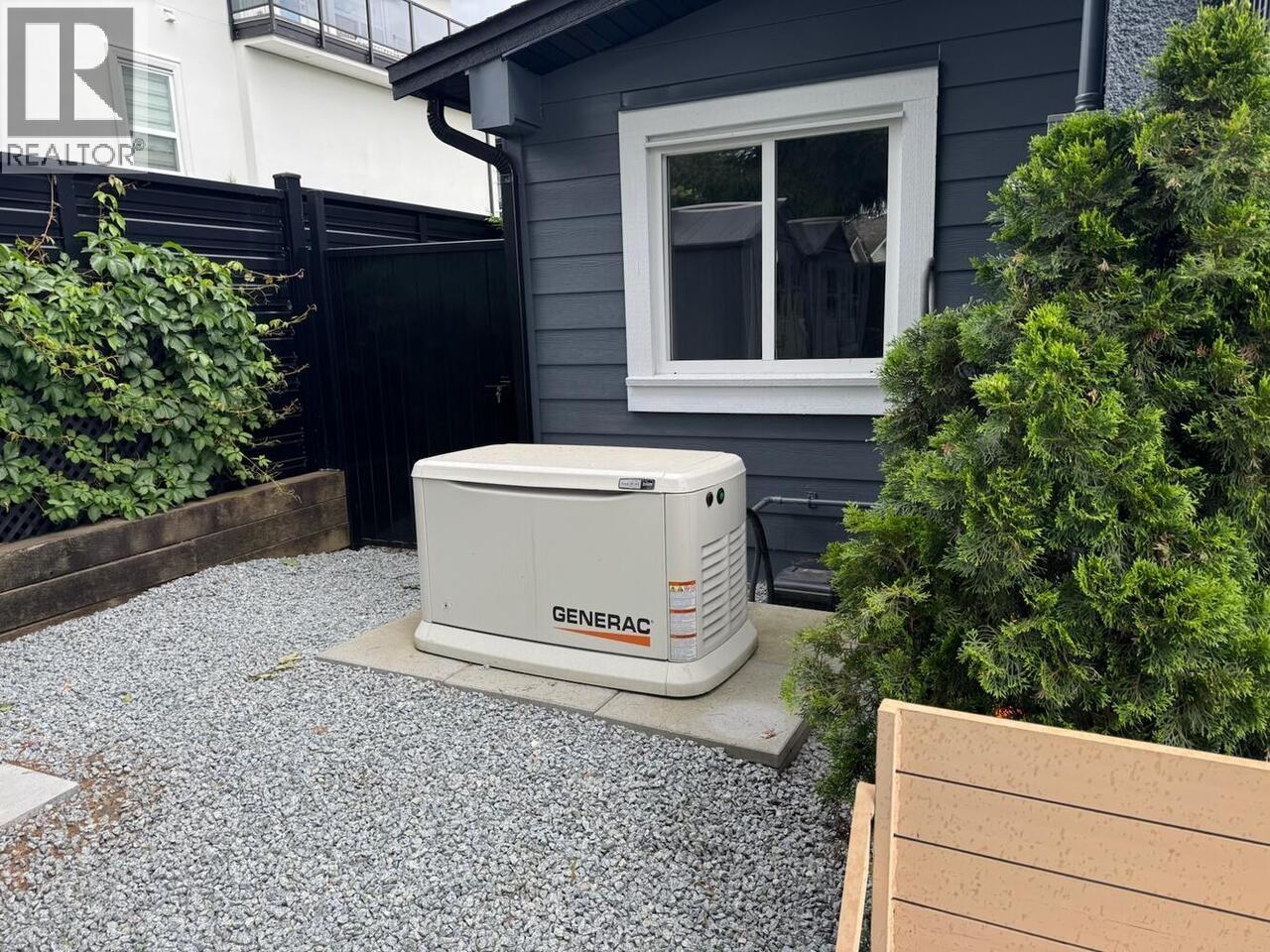 491 MIDVALE STREET, Coquitlam