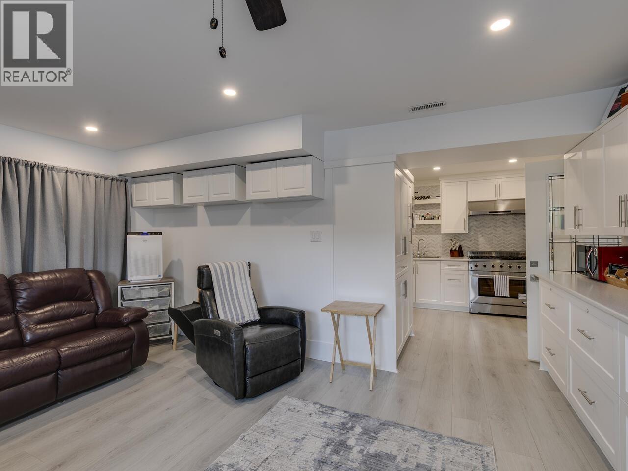 491 MIDVALE STREET, Coquitlam