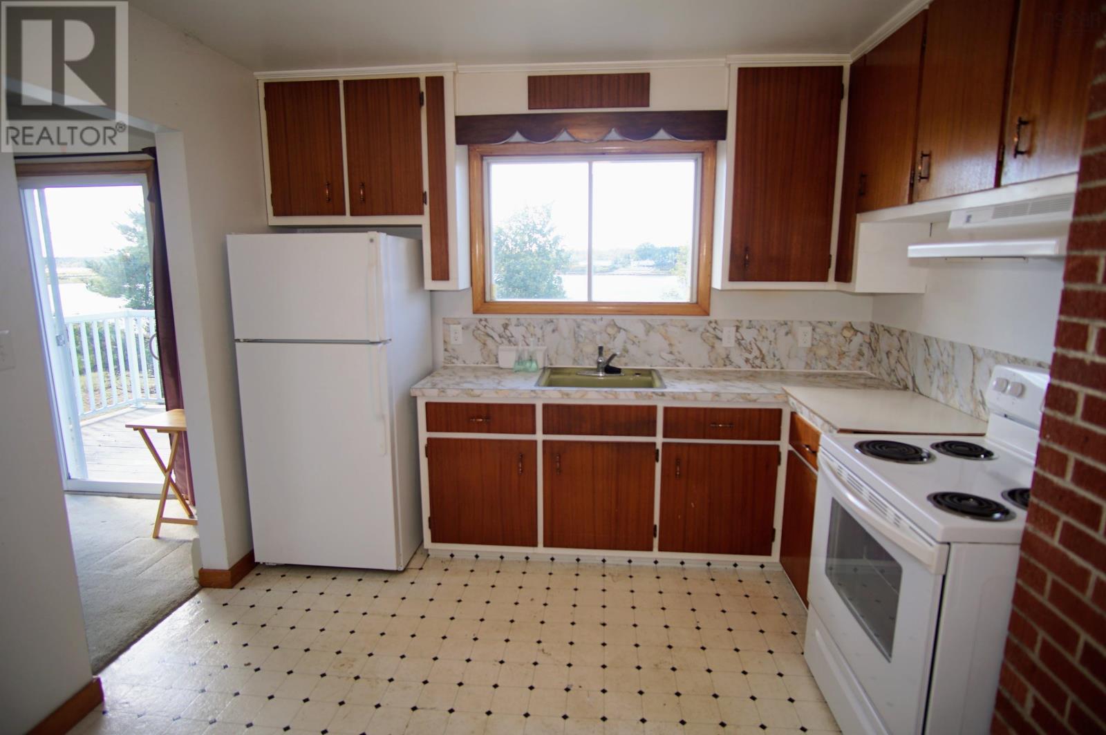 Property 30 of 49 of 41 HOWE Street