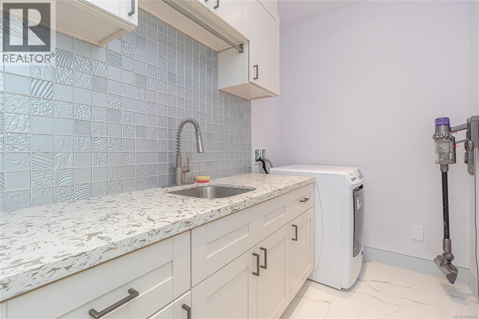 2328 DUNLEVY ST - 22