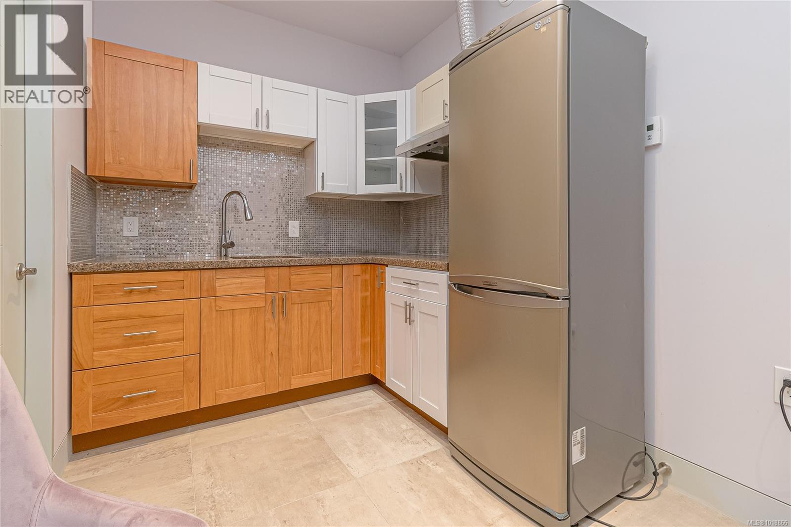 2328 DUNLEVY ST - 24