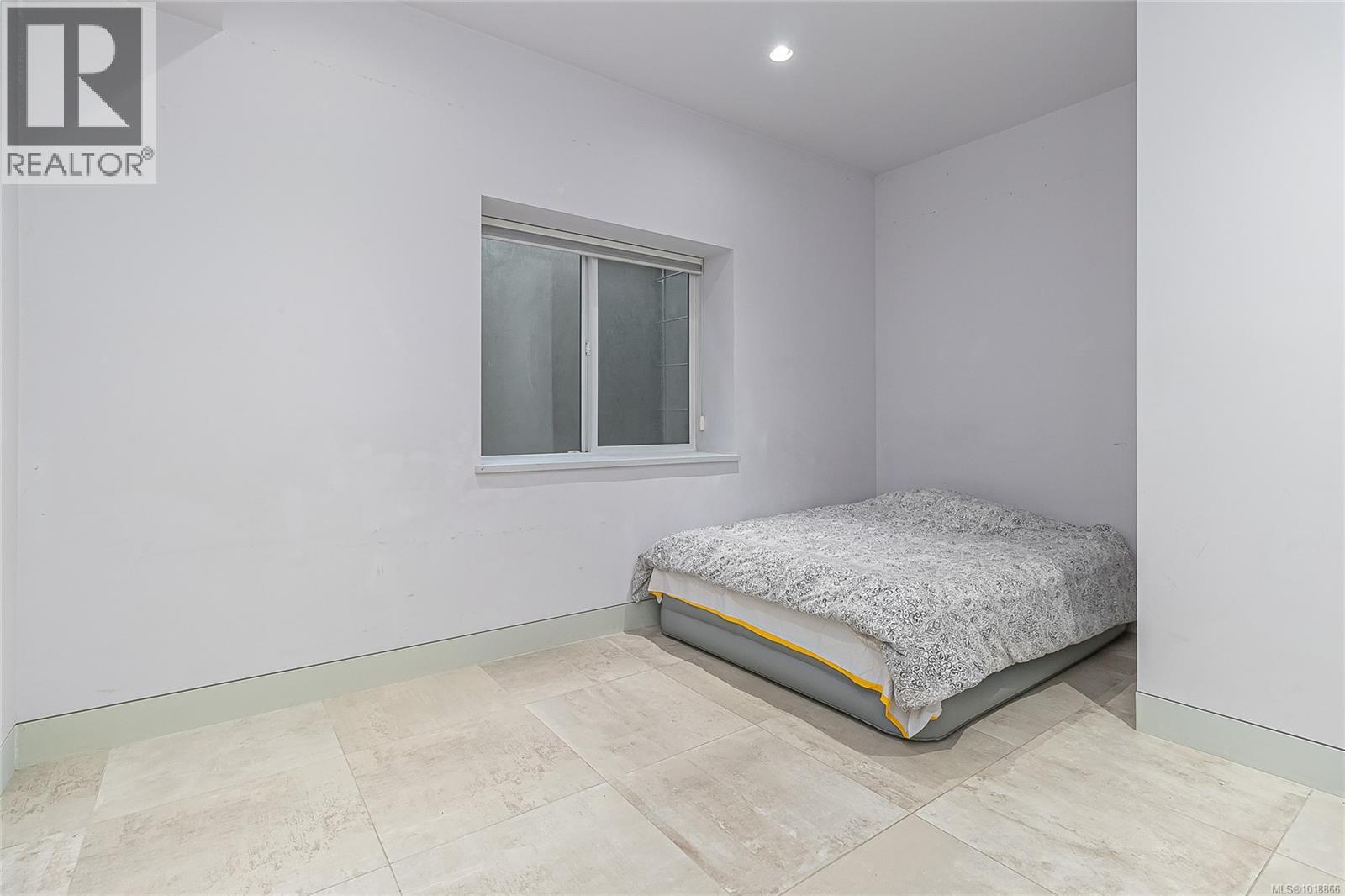 2328 DUNLEVY ST - 32