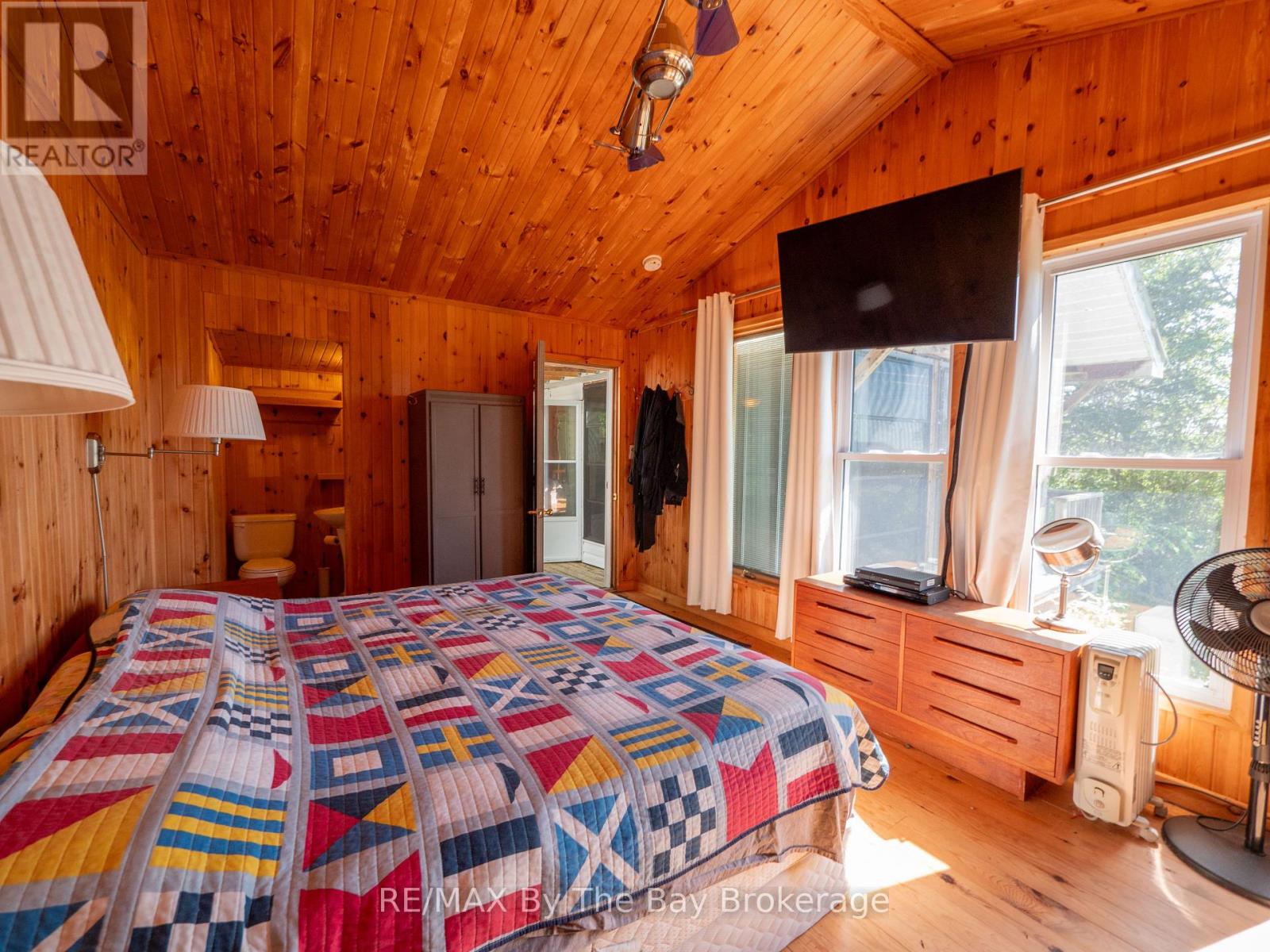 116 ISLAND 150/ BROSSEAU ISLAND - 14