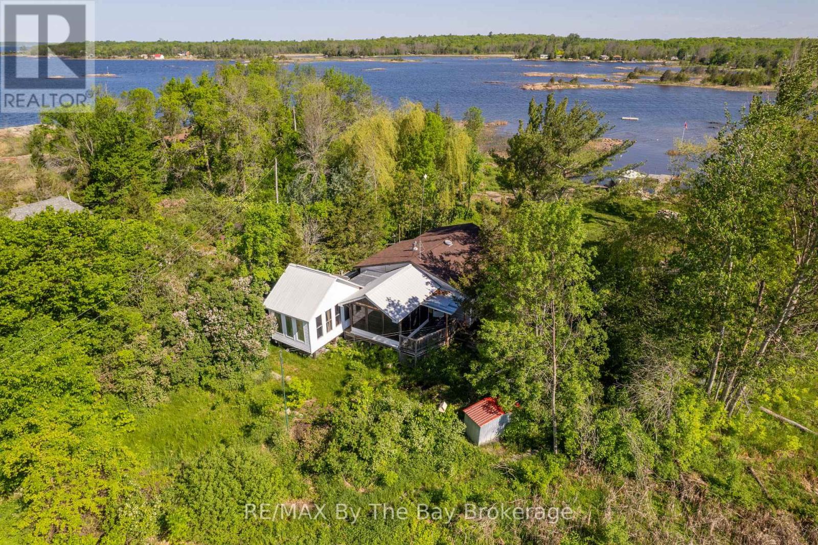 116 ISLAND 150/ BROSSEAU ISLAND - 20