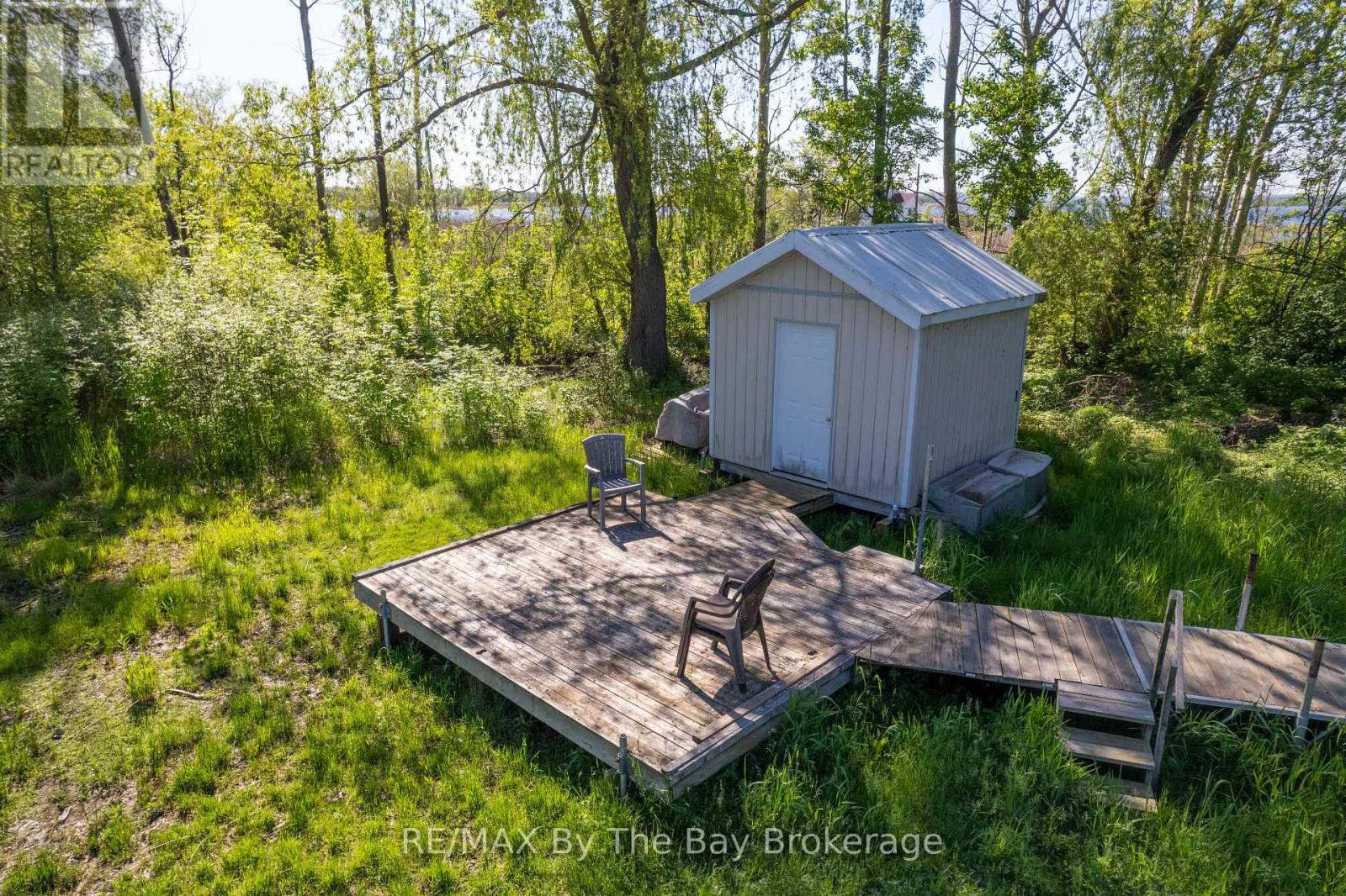 116 ISLAND 150/ BROSSEAU ISLAND - 21