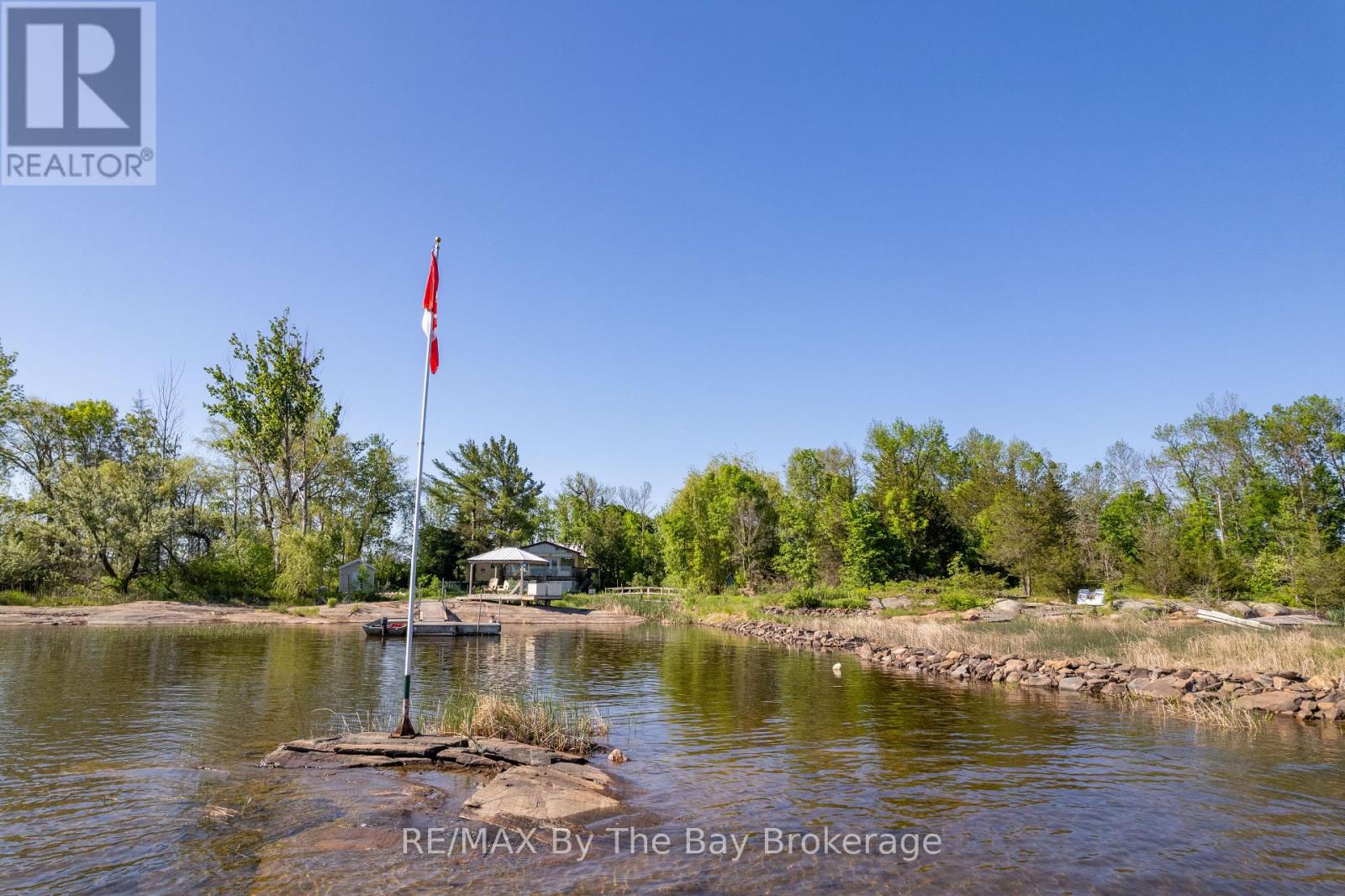 116 ISLAND 150/ BROSSEAU ISLAND - 3
