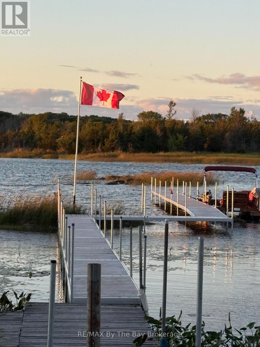 116 ISLAND 150/ BROSSEAU ISLAND - 4