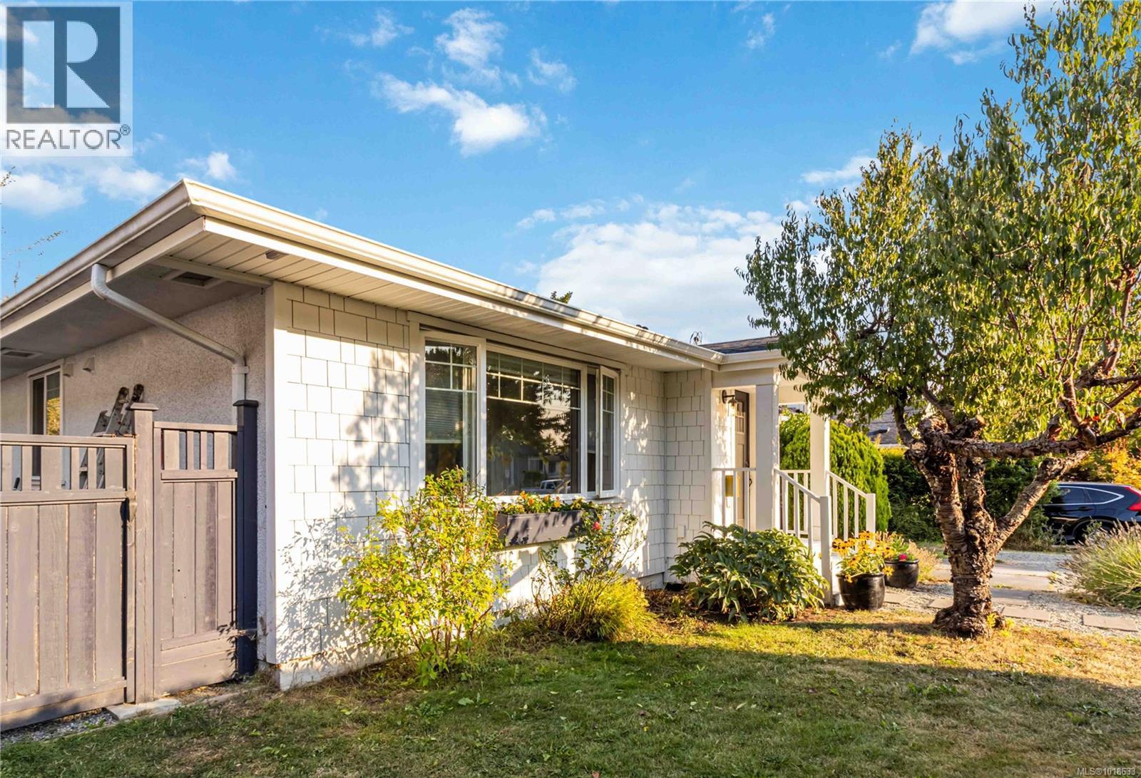  2951 Dean Avenue, Saanich