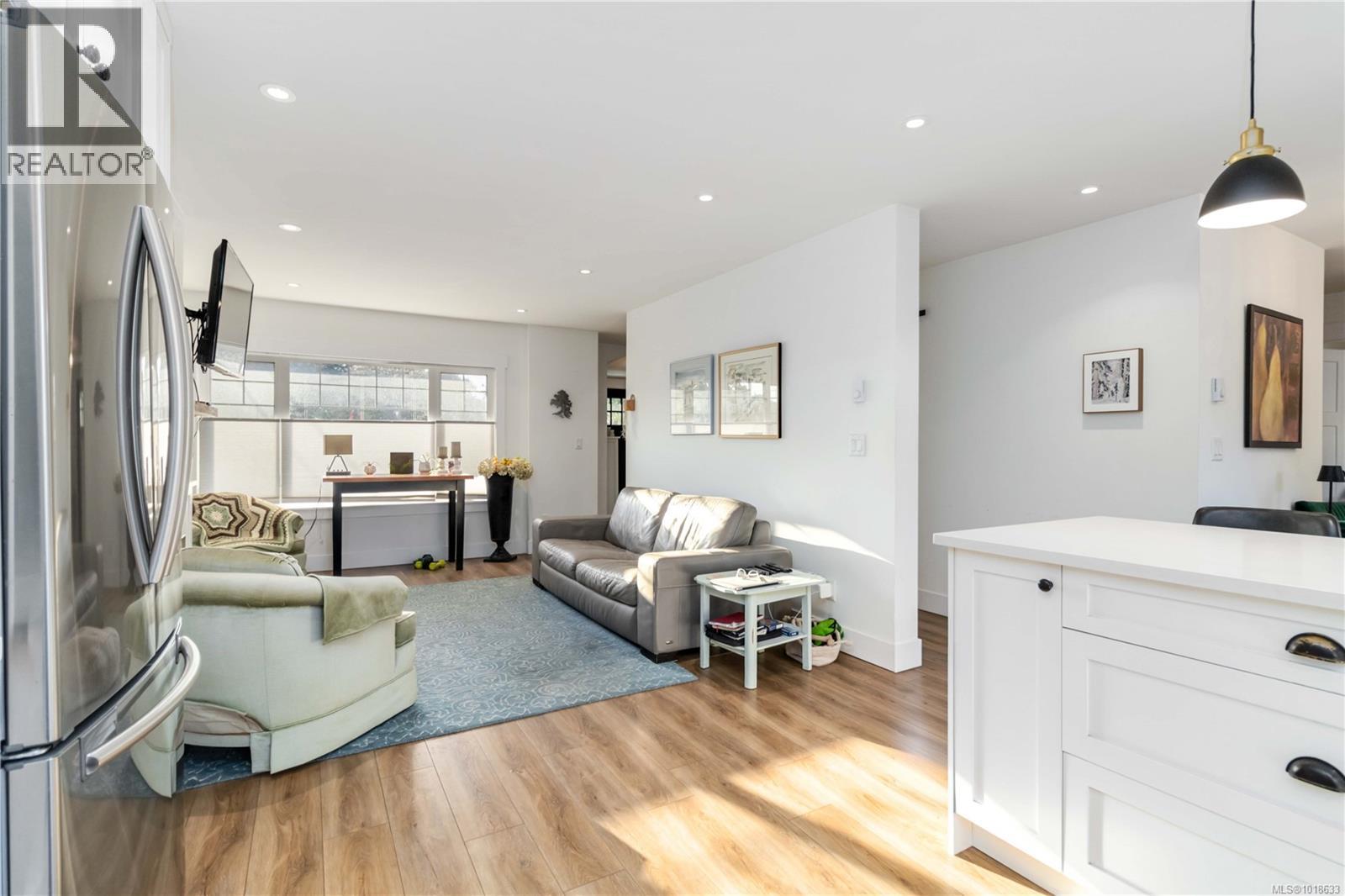  2951 Dean Avenue, Saanich