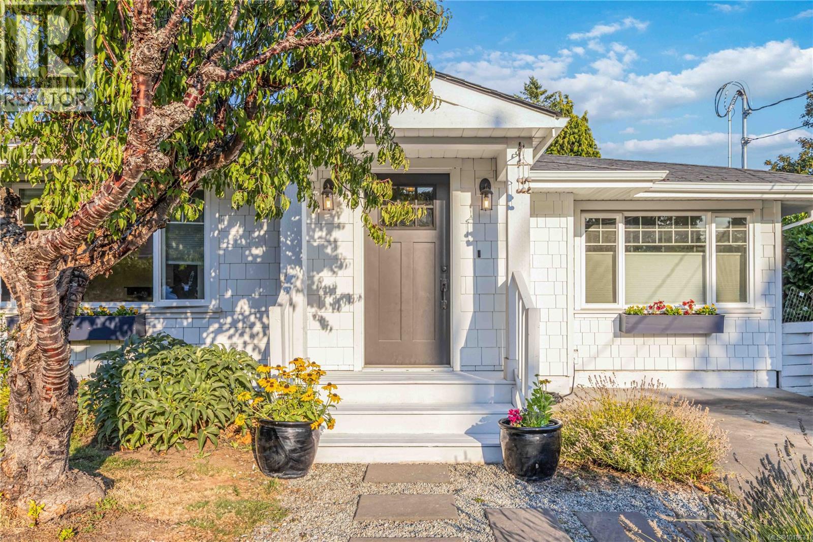  2951 Dean Avenue, Saanich