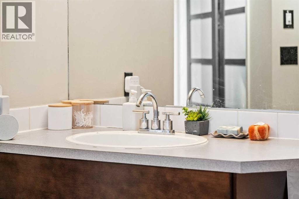 Single Family House Loft for Sale in    Avenue SW Beltline Calgary 