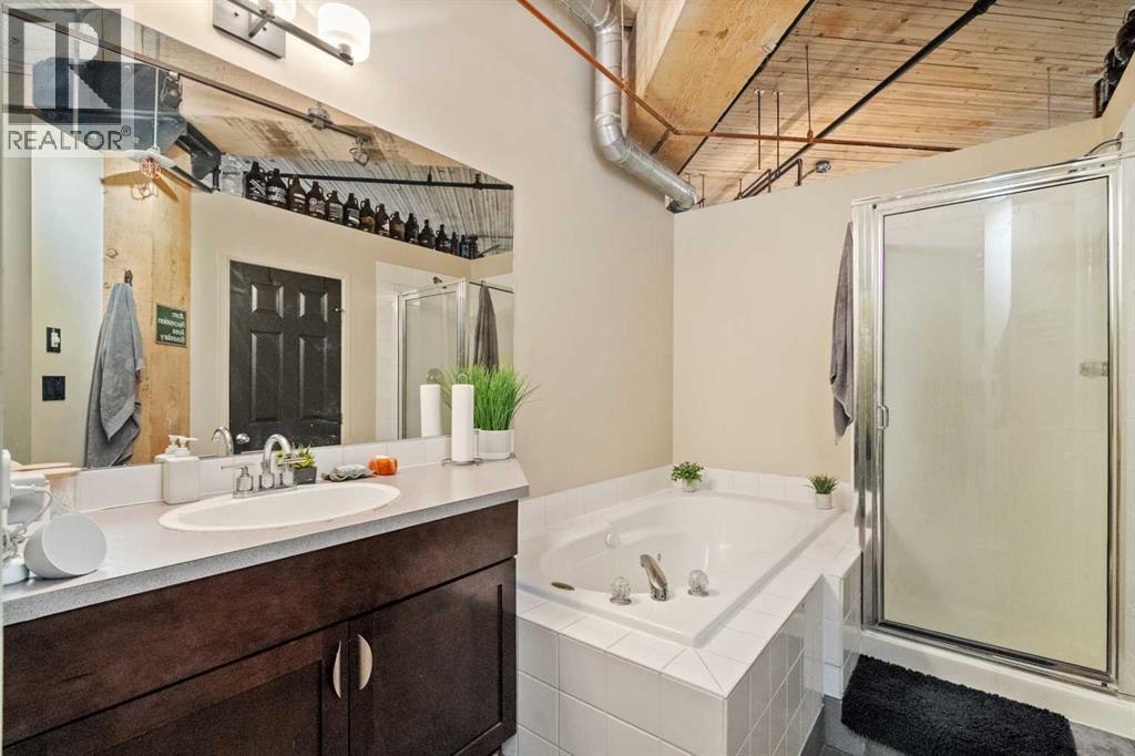 Single Family House Loft for Sale in    Avenue SW Beltline Calgary 