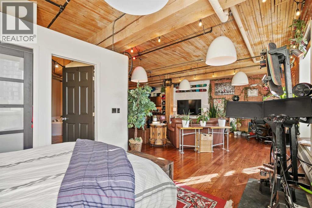 Single Family House Loft for Sale in    Avenue SW Beltline Calgary 