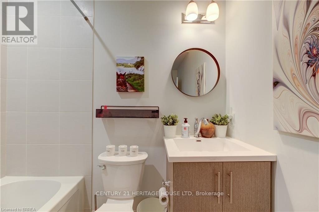 Single Family House for Sale in    REDFERN AVENUE Hamilton (Mountview) 