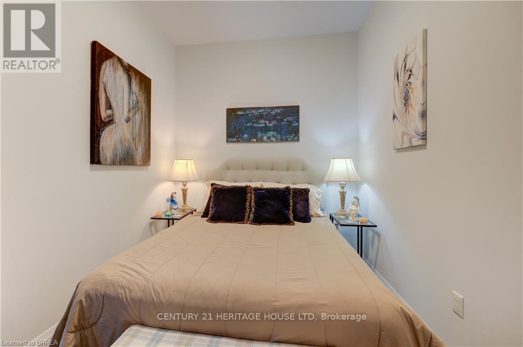 Single Family House for Sale in    REDFERN AVENUE Hamilton (Mountview) 