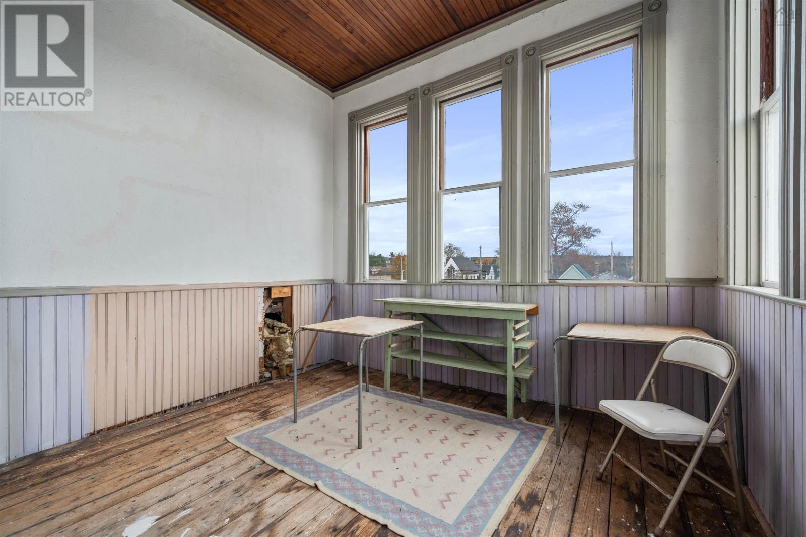 Property 22 of 33 of 171 Queen Street