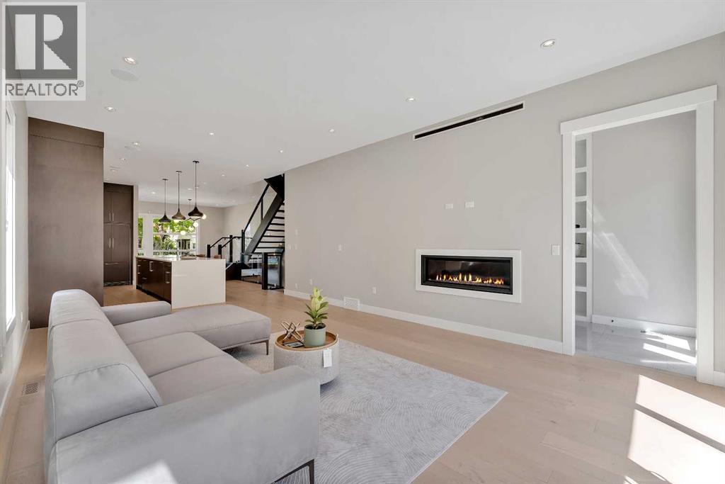 Single Family House for Sale in   Avenue NW Mount Pleasant Calgary 