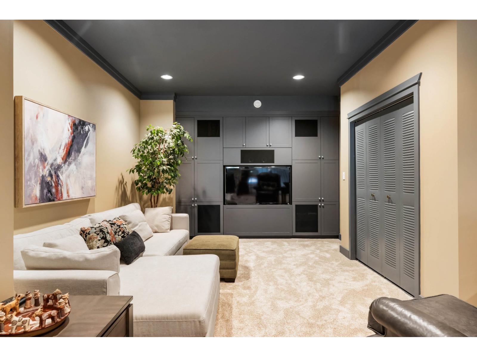 16358 LINCOLN WOODS COURT, Surrey