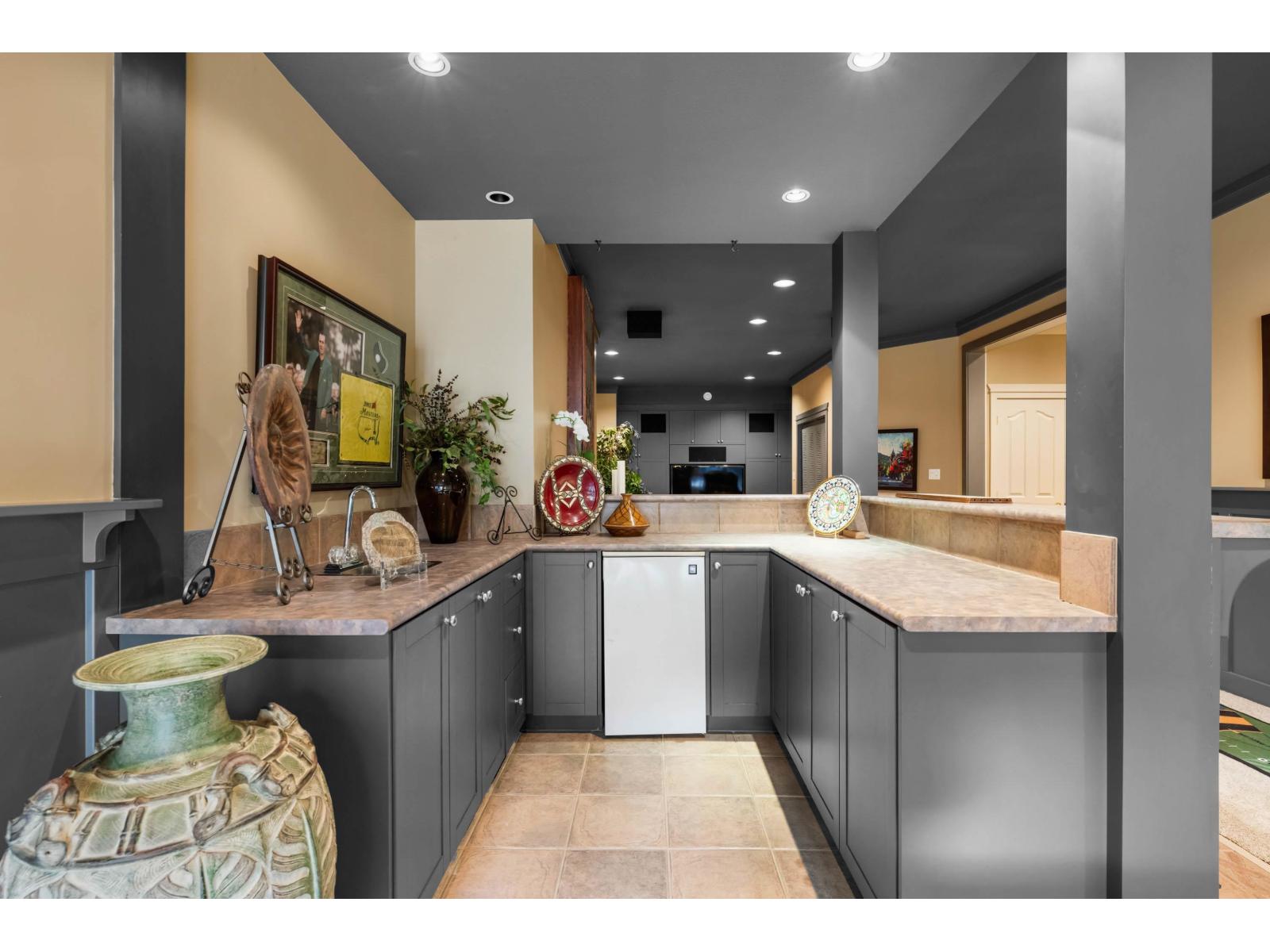 16358 LINCOLN WOODS COURT, Surrey